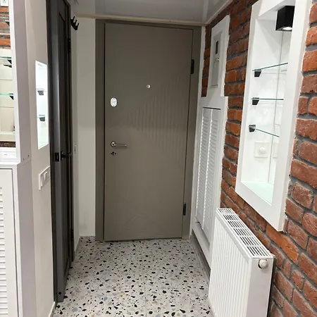 5 хв від центру міста