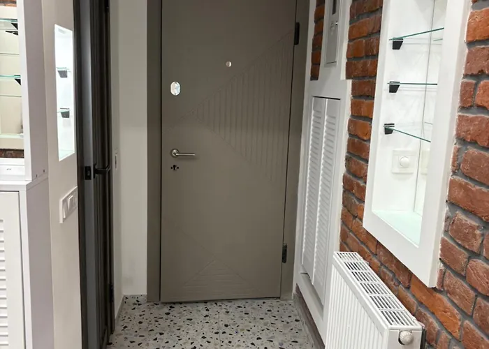 5 хв від центру міста