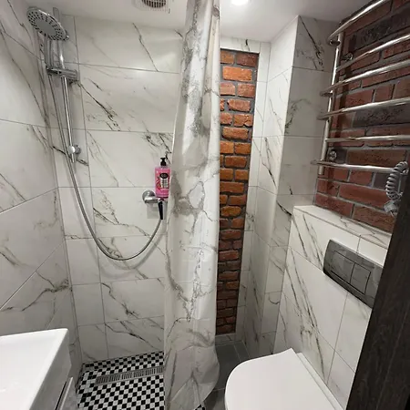 5 хв від центру міста